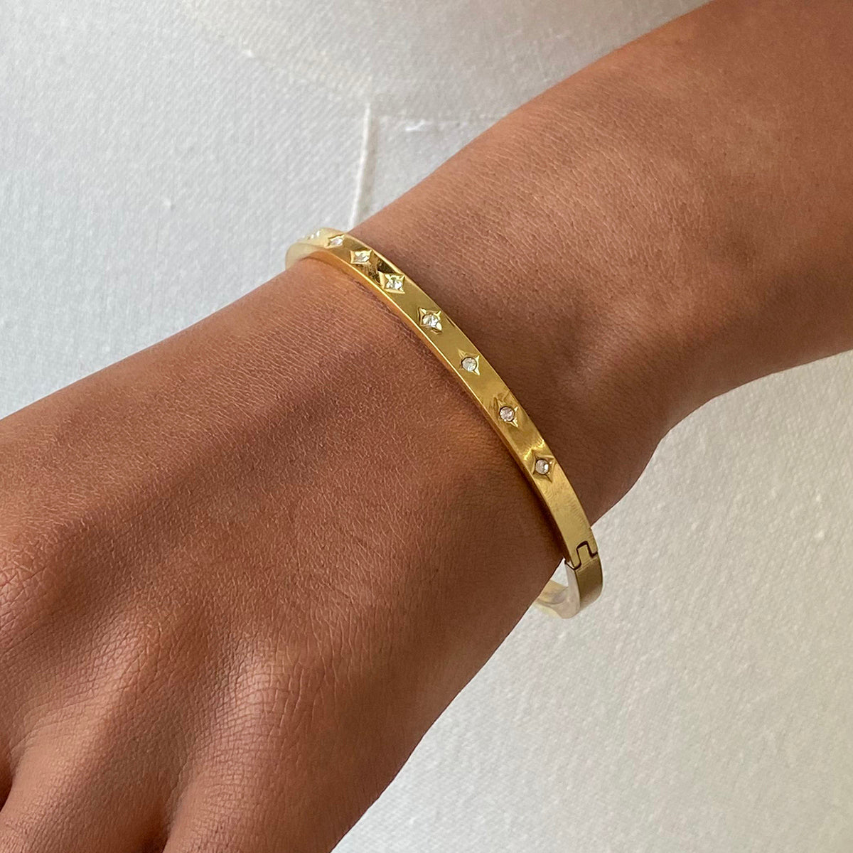 Bangle Stars in Gold