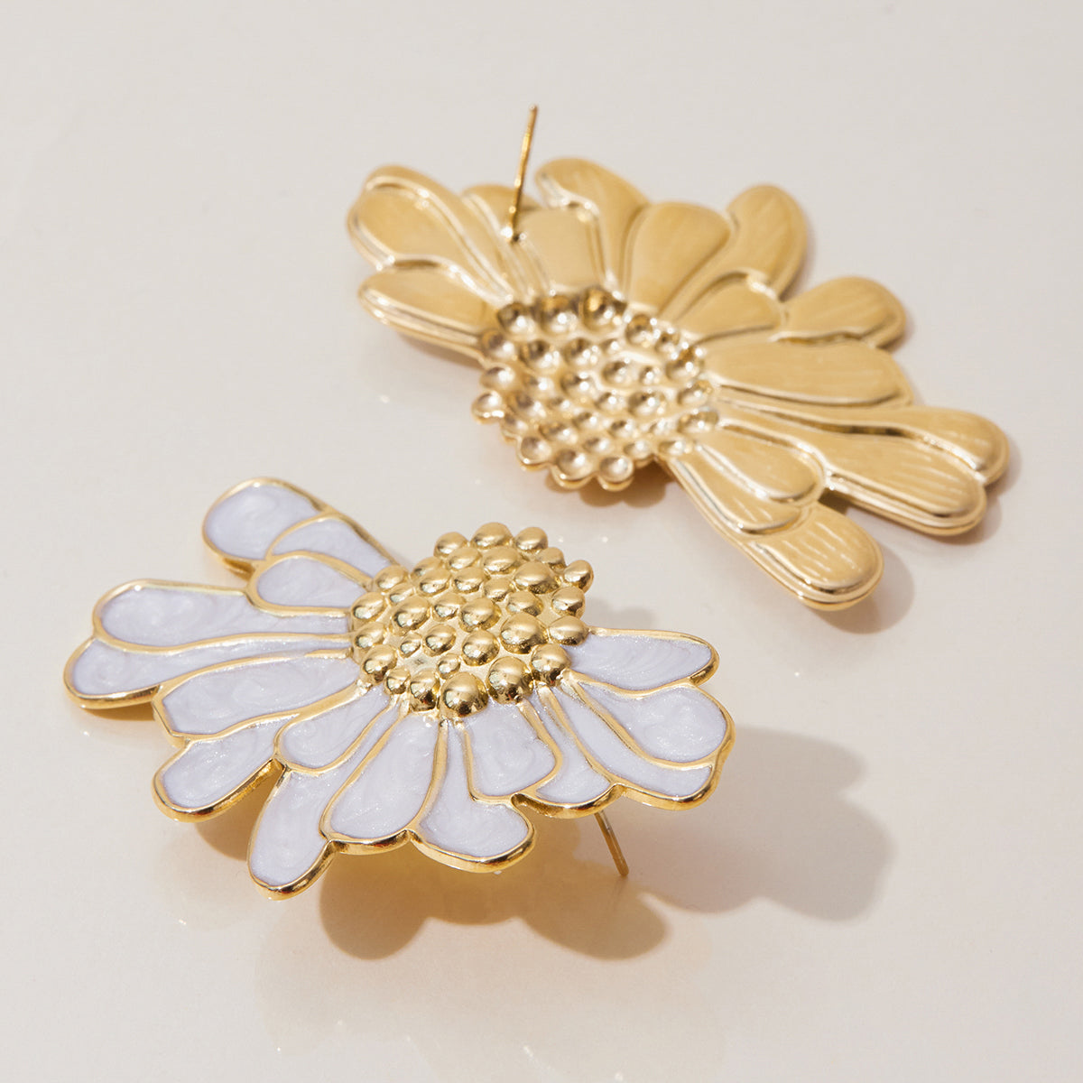 Earrings Blossom in White Gold