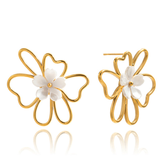 Earrings White Flower in Gold