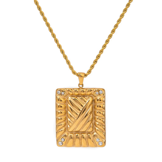 Necklace "Square twisted" in Gold