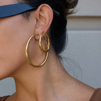 Earrings Hoops L in Gold